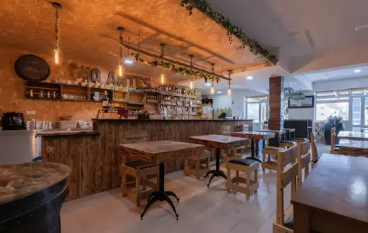 Restaurant + Villa Local Accommodation