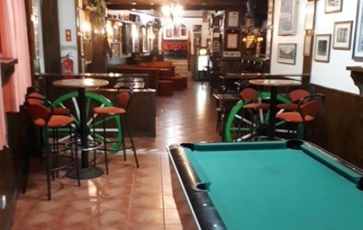 Erins Isle irish pub and restaurant