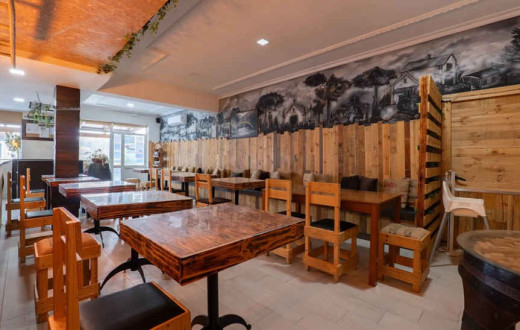 Restaurant + Villa Local Accommodation